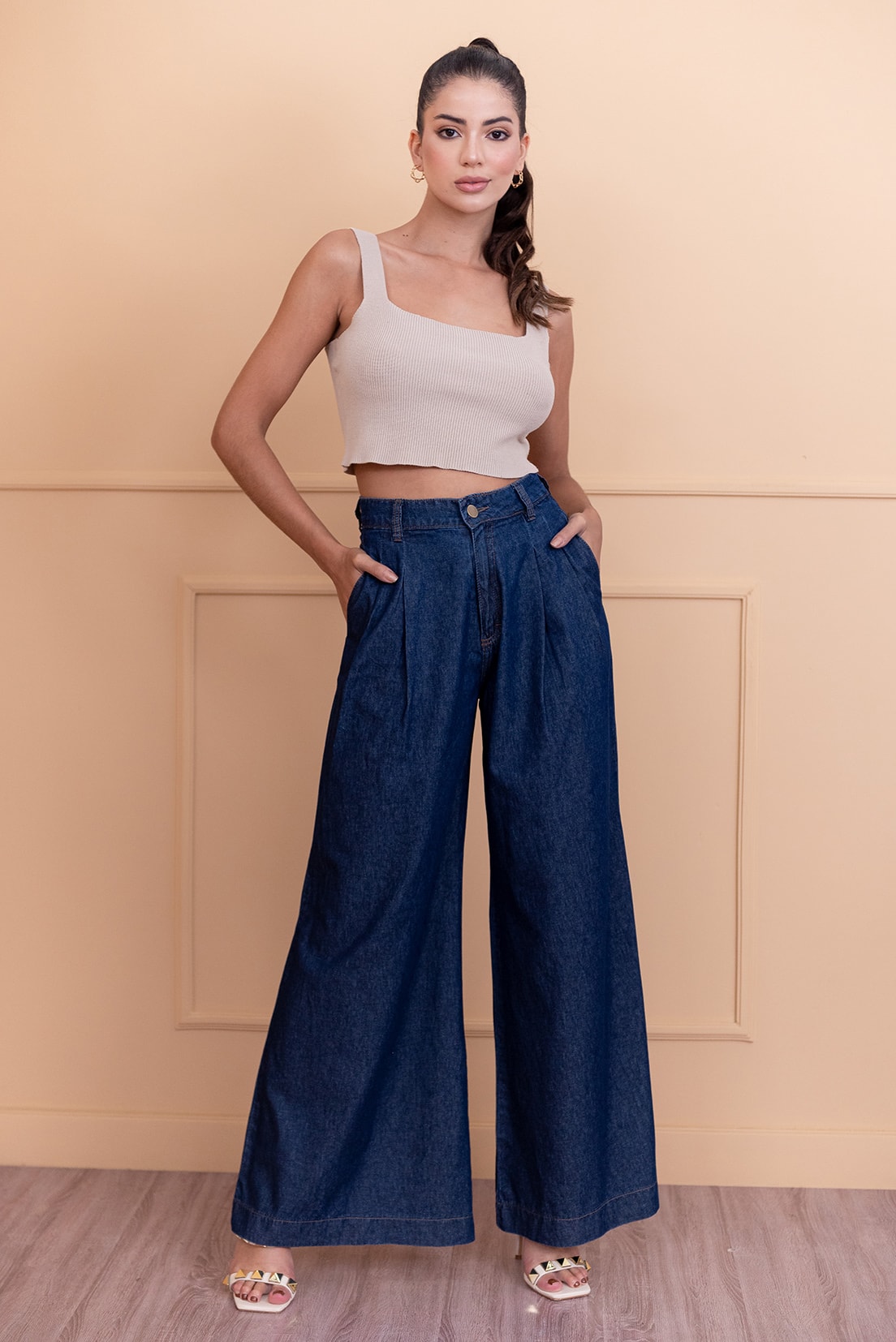 Calça pantalona sale cintura alta curta