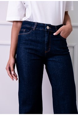 Calça Wide Leg em Jeans Lisa Azul com Barra Cortada a Fio