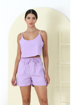 Conjunto blusa cropped e shorts