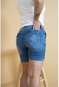 Shorts jeans cintura alta meia coxa
